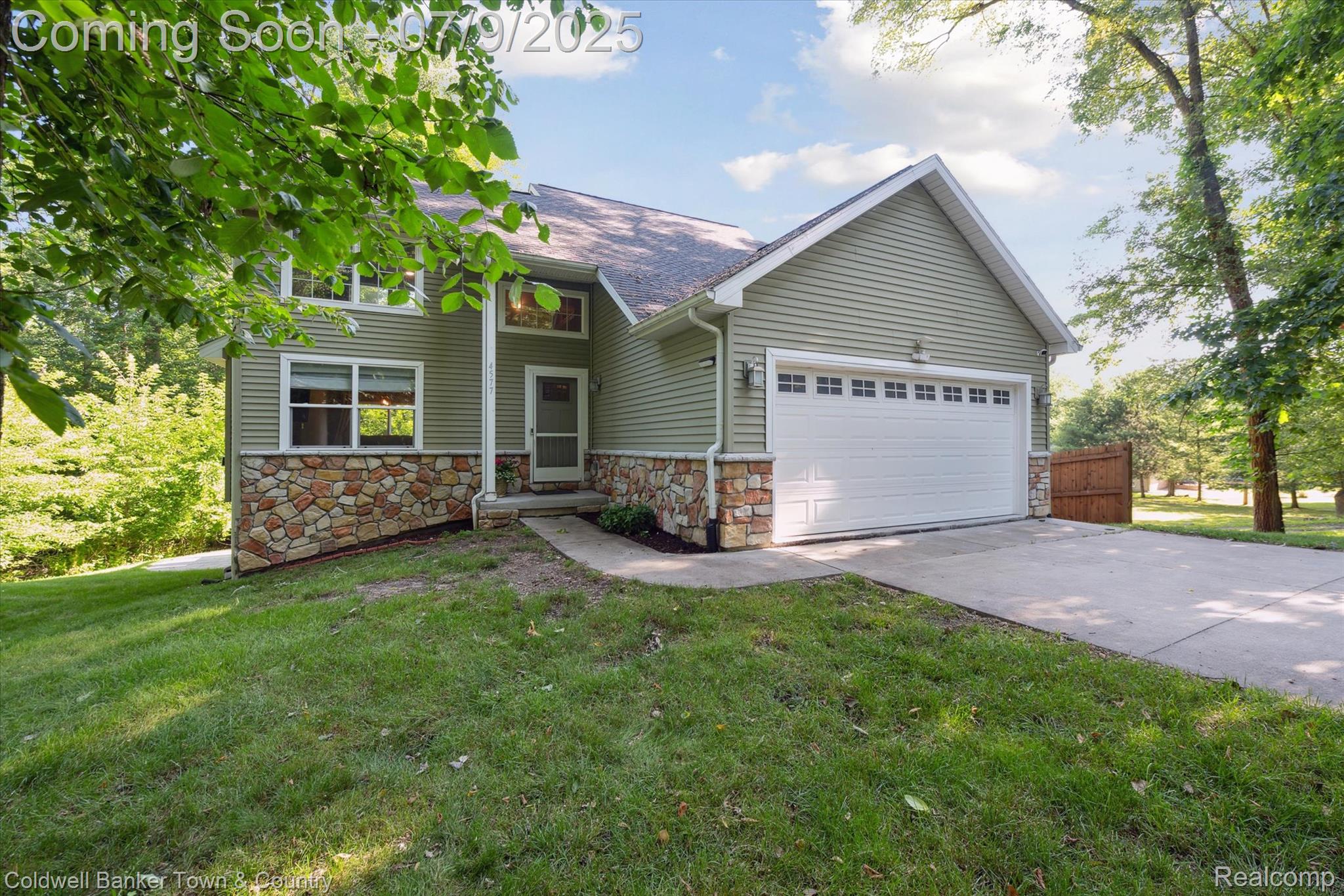 4577 Oaklawn Drive