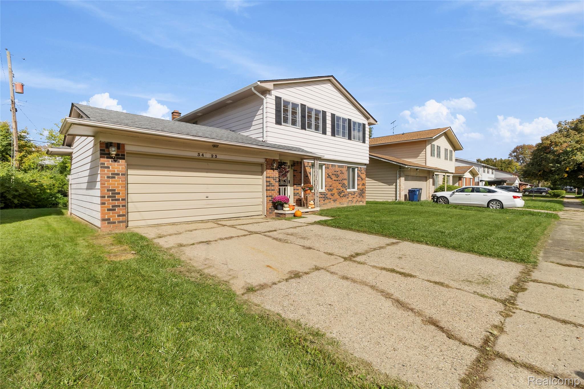 3423 Brimfield Drive