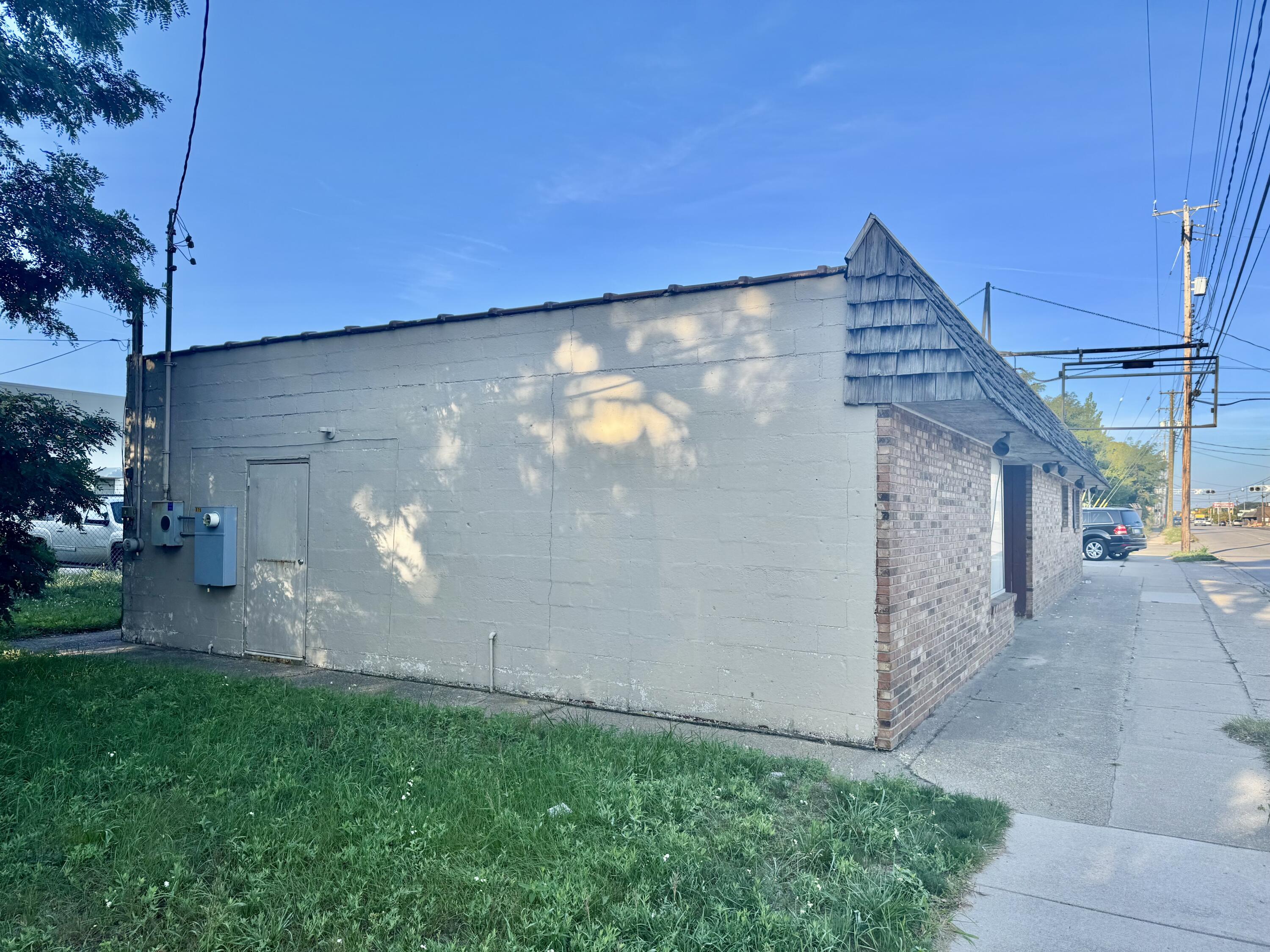 375 W Sherman Boulevard