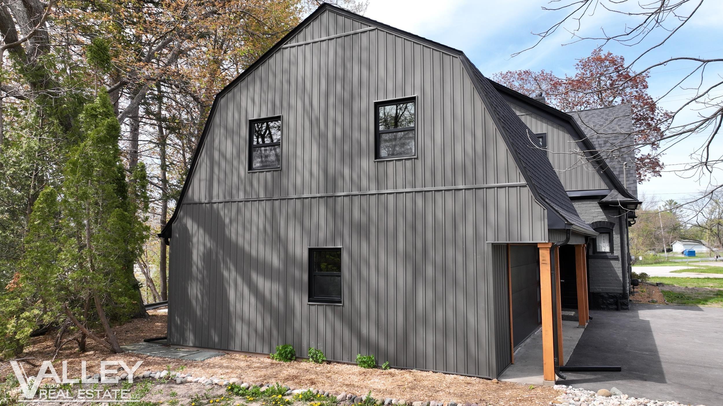 175 W Washington Street