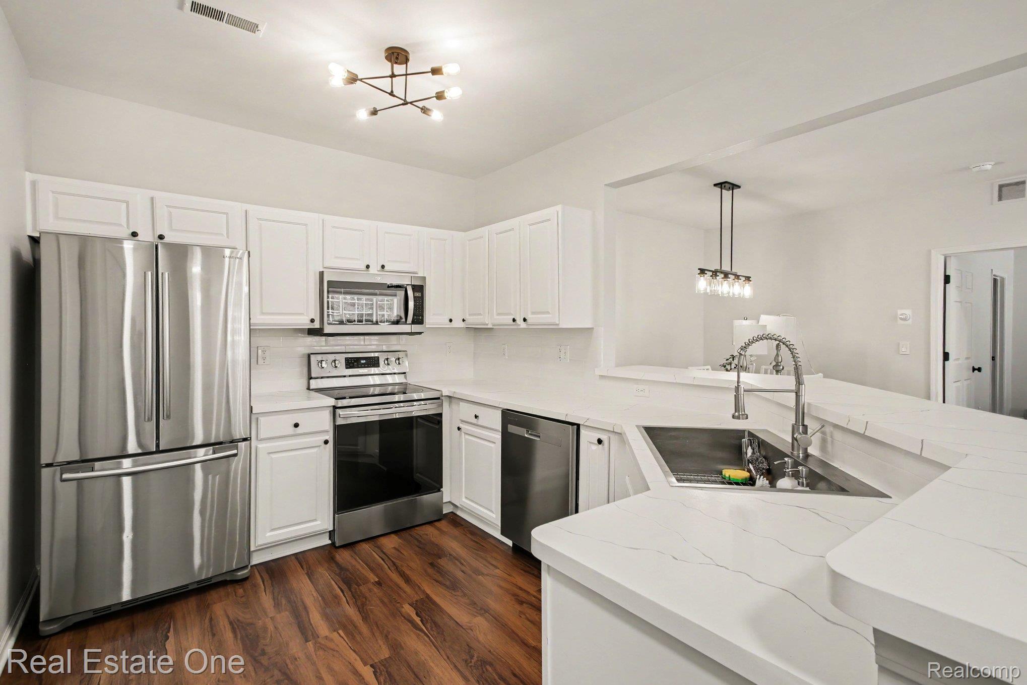 15881 Morningside