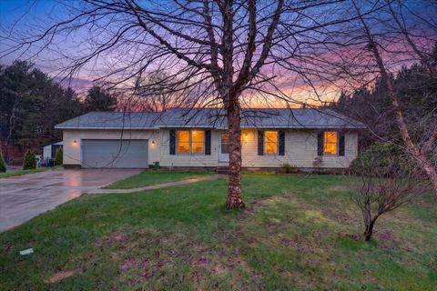 18177 Yuma Court Ferrysburg City MI 49456