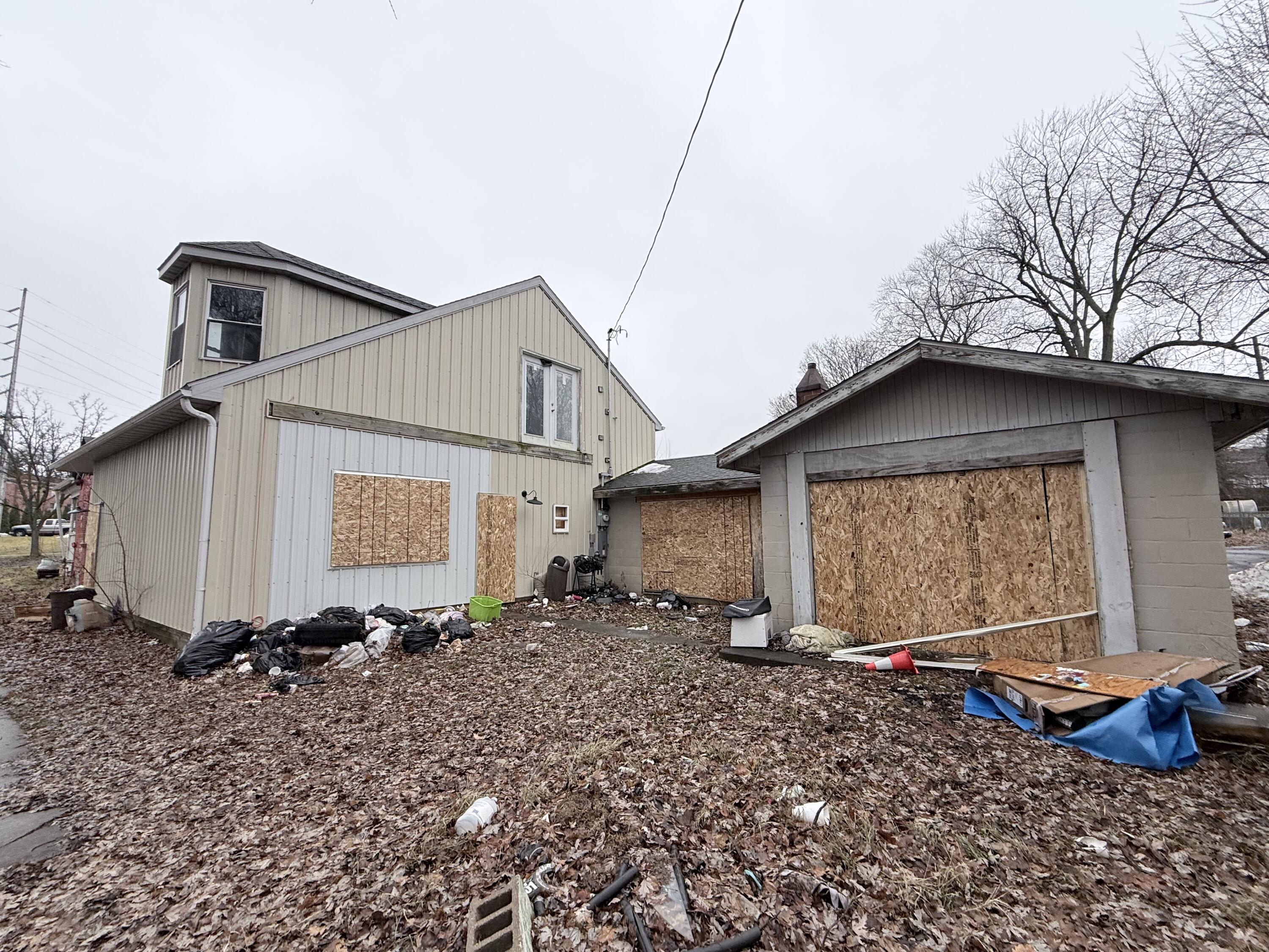 208 W Division Street