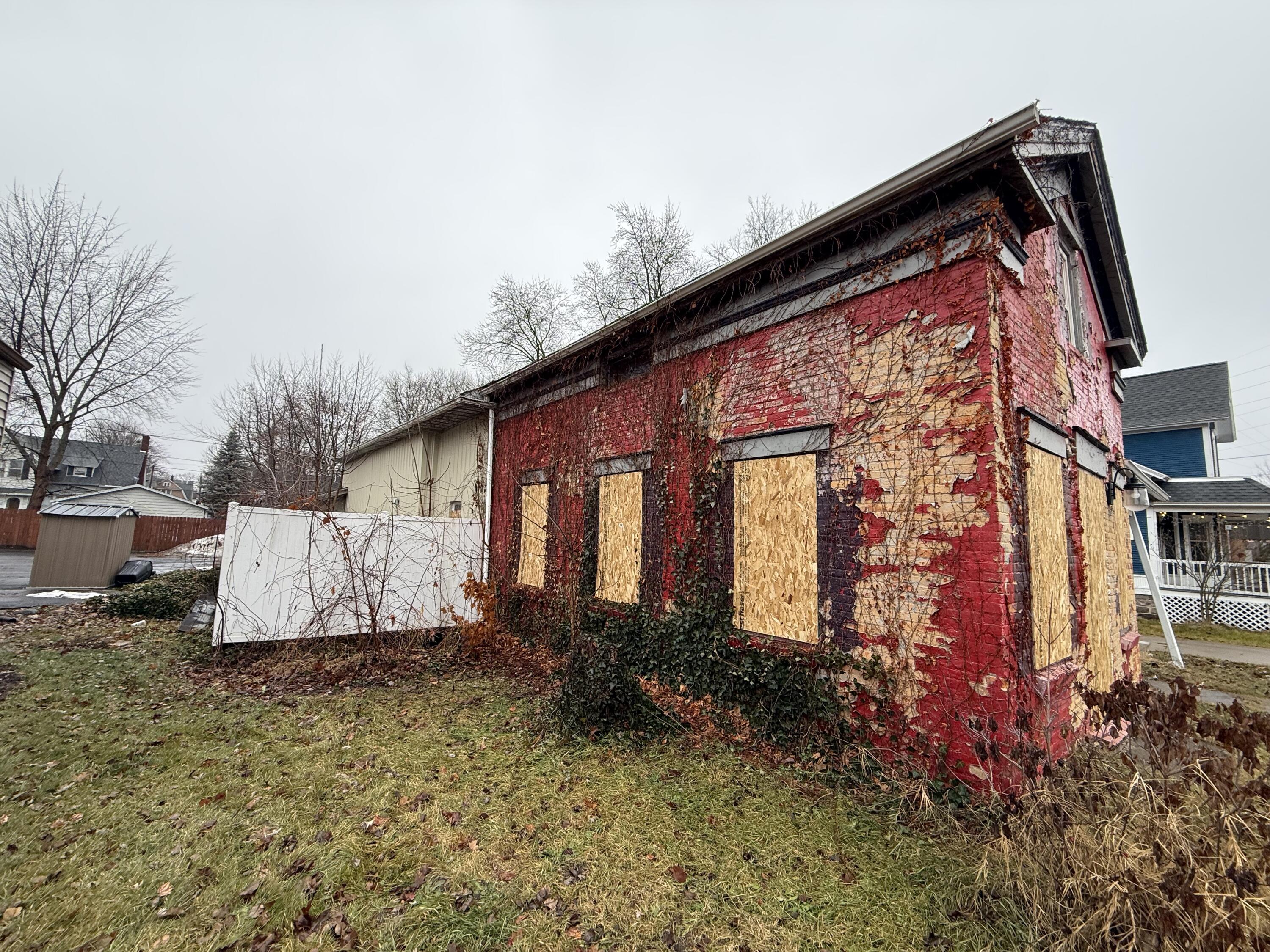 208 W Division Street