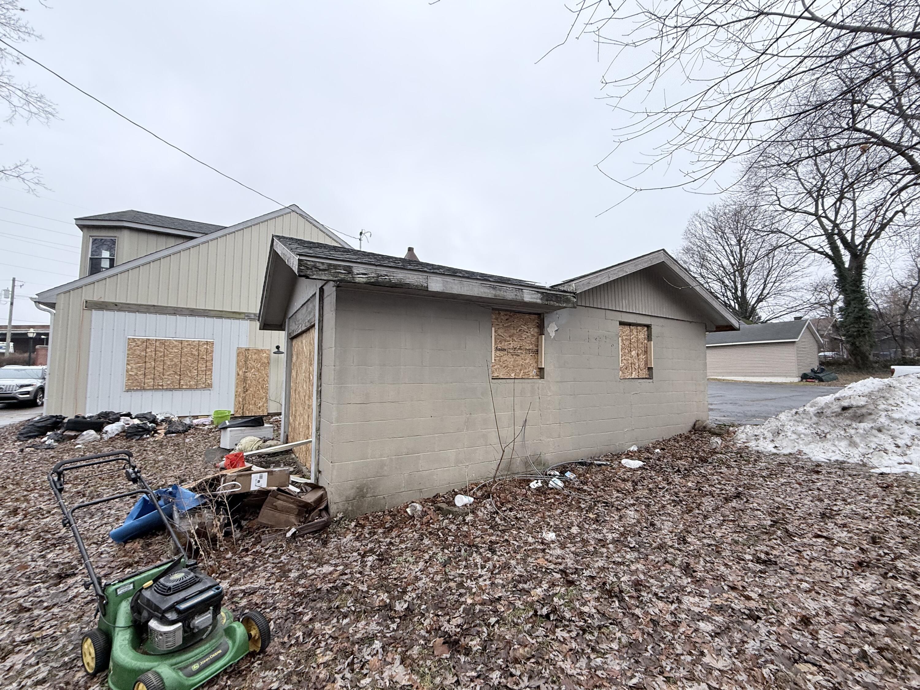 208 W Division Street