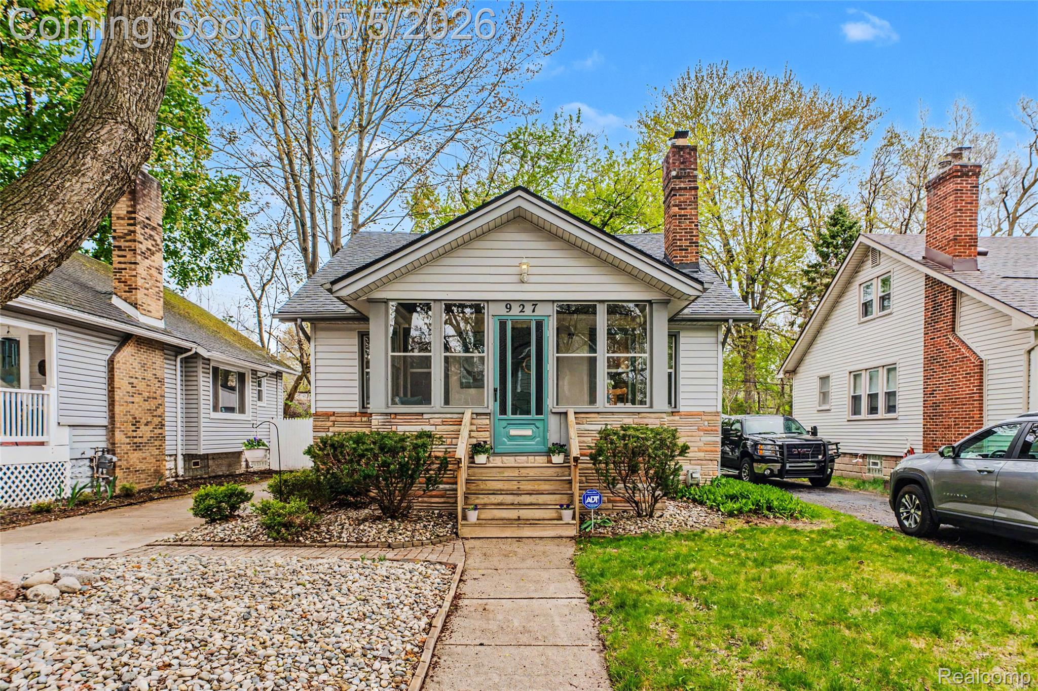 927 N Maple Avenue