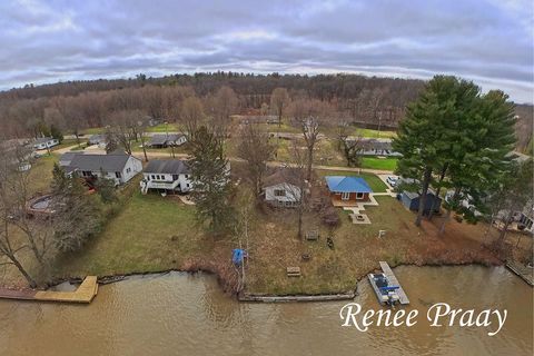 Photo of 3511 Lake Allegan Drive, Allegan Township, MI 49010 (MLS # 71026013582)