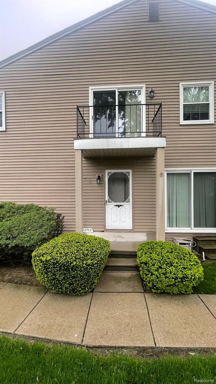 23743 STONEHENGE Boulevard