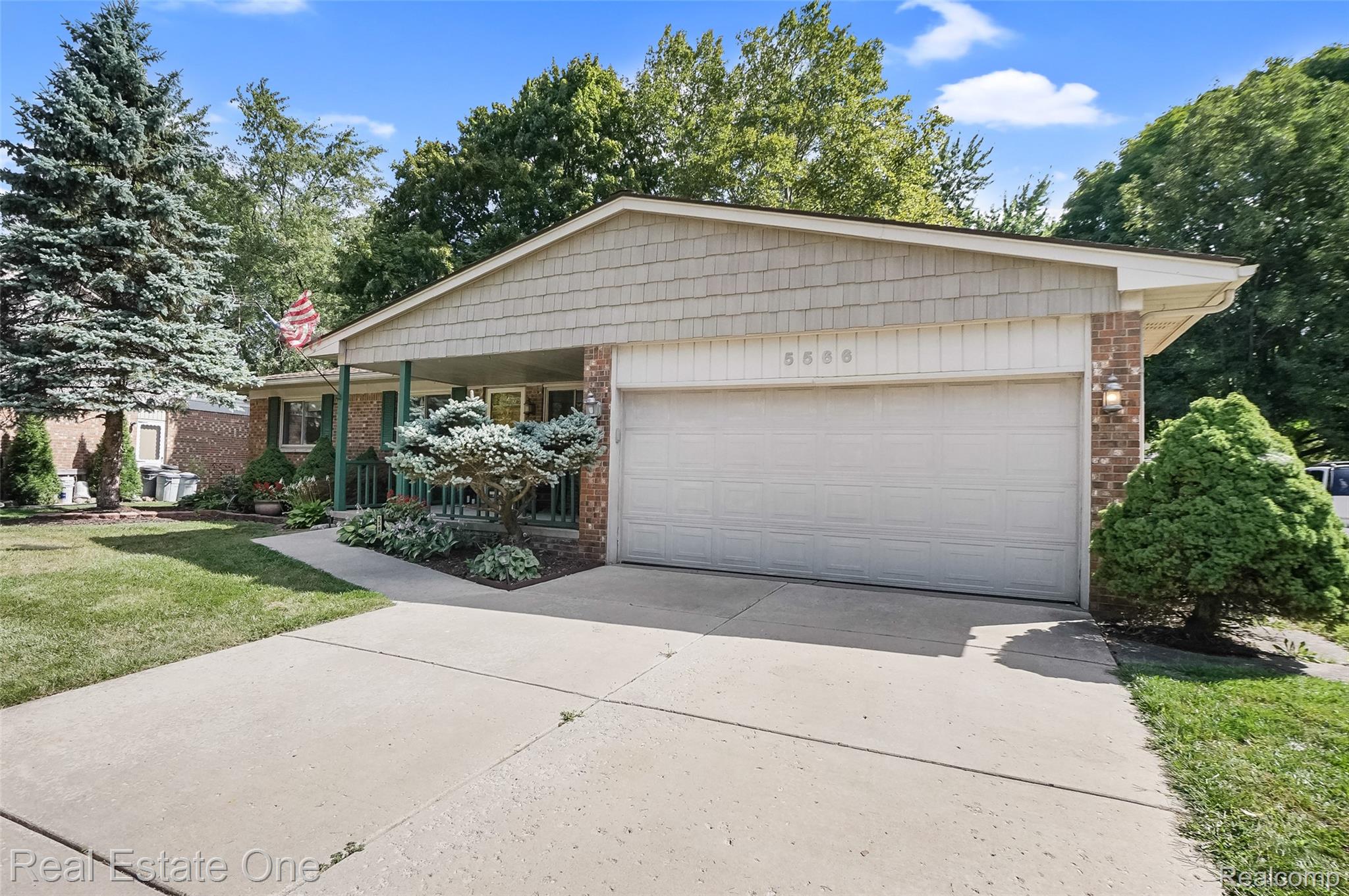 5566 Larkins Drive