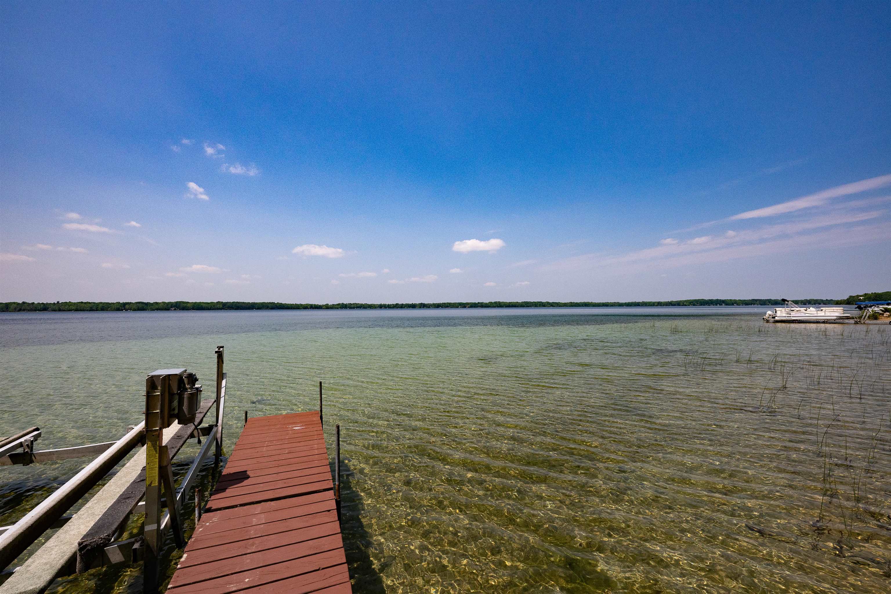 5692 Lakeview