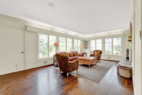 A home in BloomfieldCharterTownship_Oakland