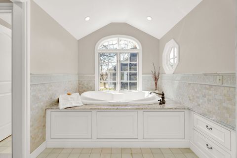 A home in BloomfieldCharterTownship_Oakland