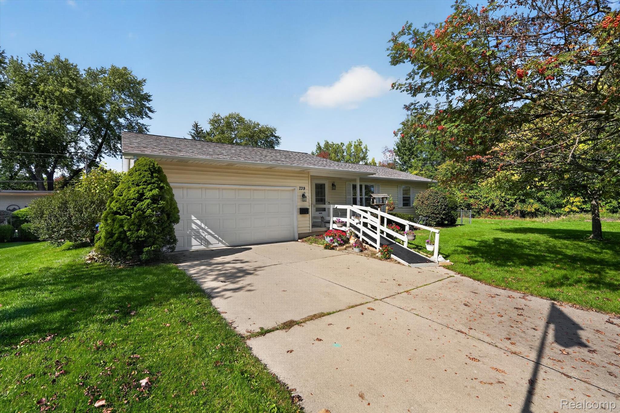 739 Surfwood Lane