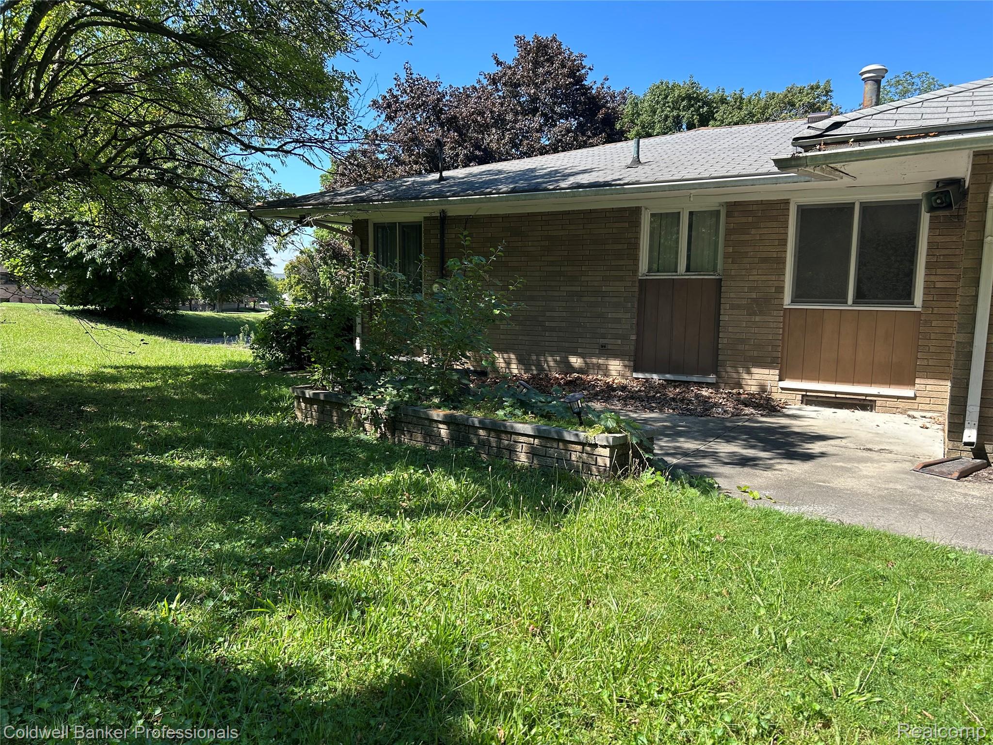 1661 Winthrop Road