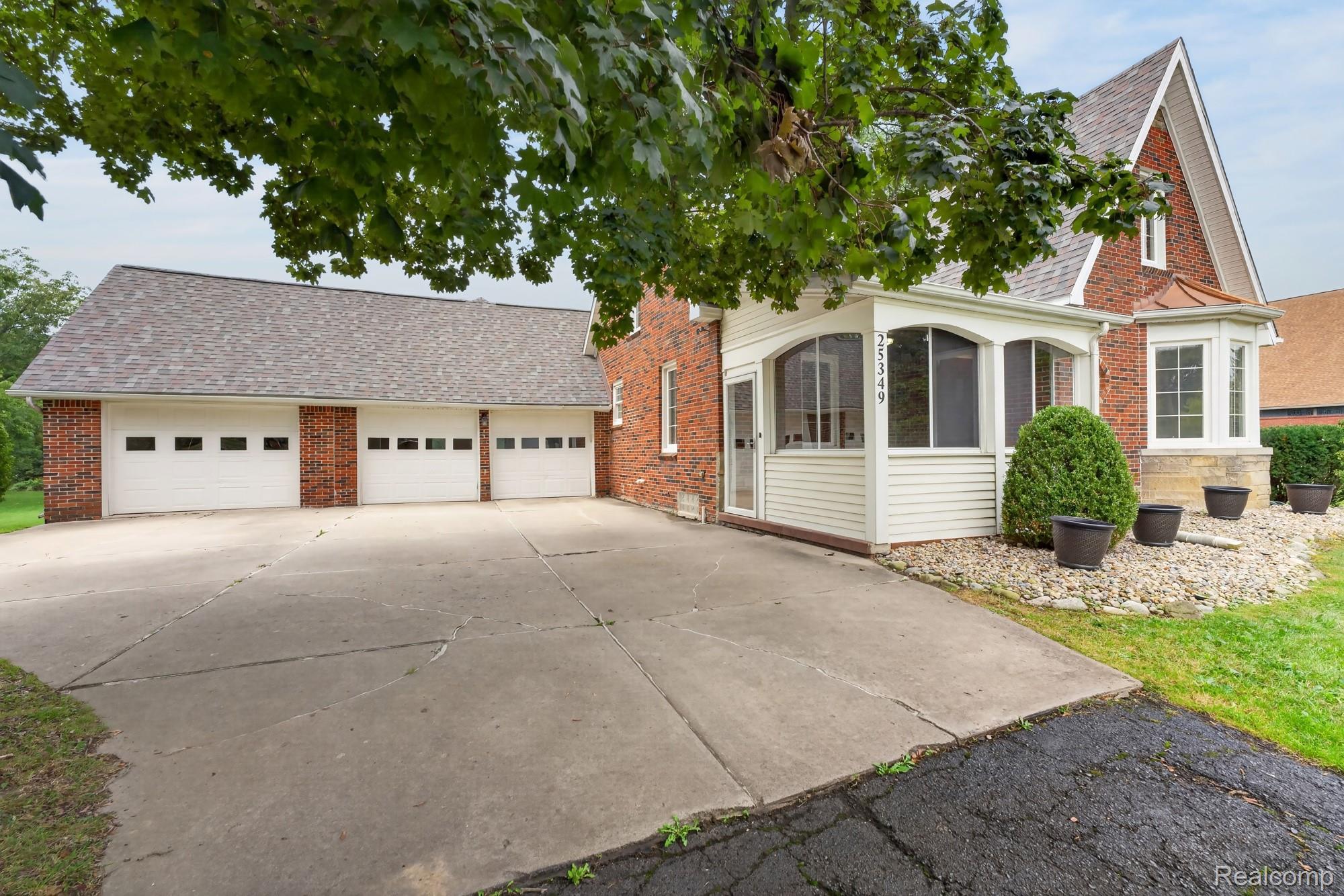 25349 E Huron River Drive