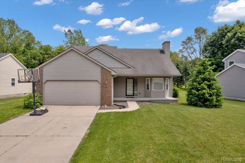 38 Melvin J Court Oxford Village MI 48371
