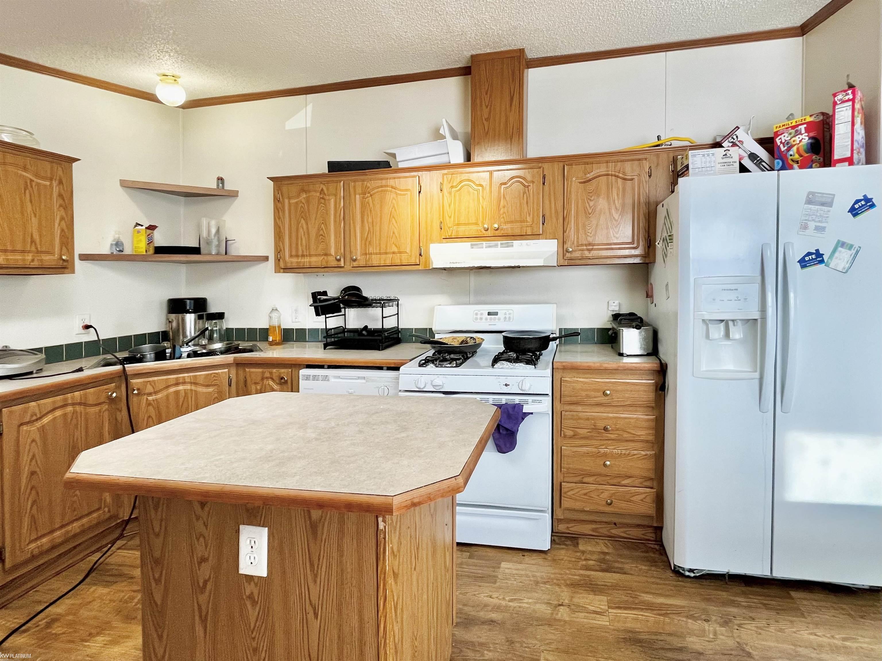 43242 E Morgan Court