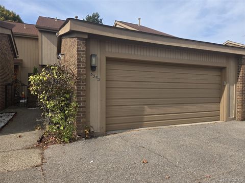 5353 Wright Way W West Bloomfield Charter Township MI 48322