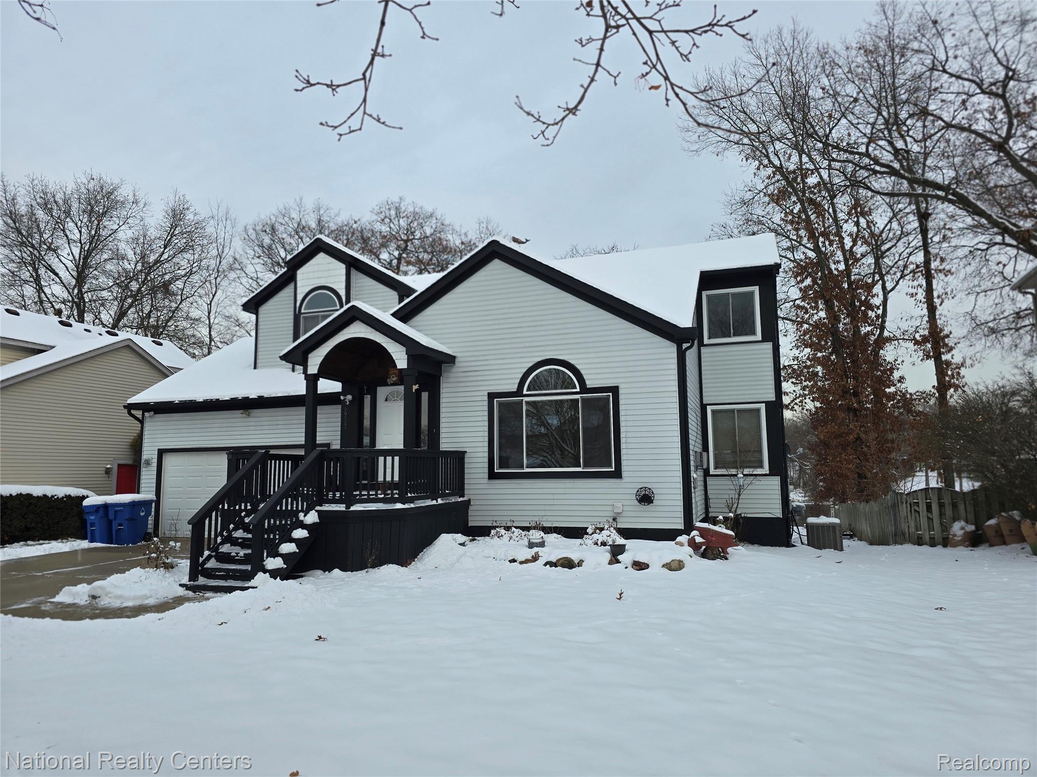 2727 Riverside Drive