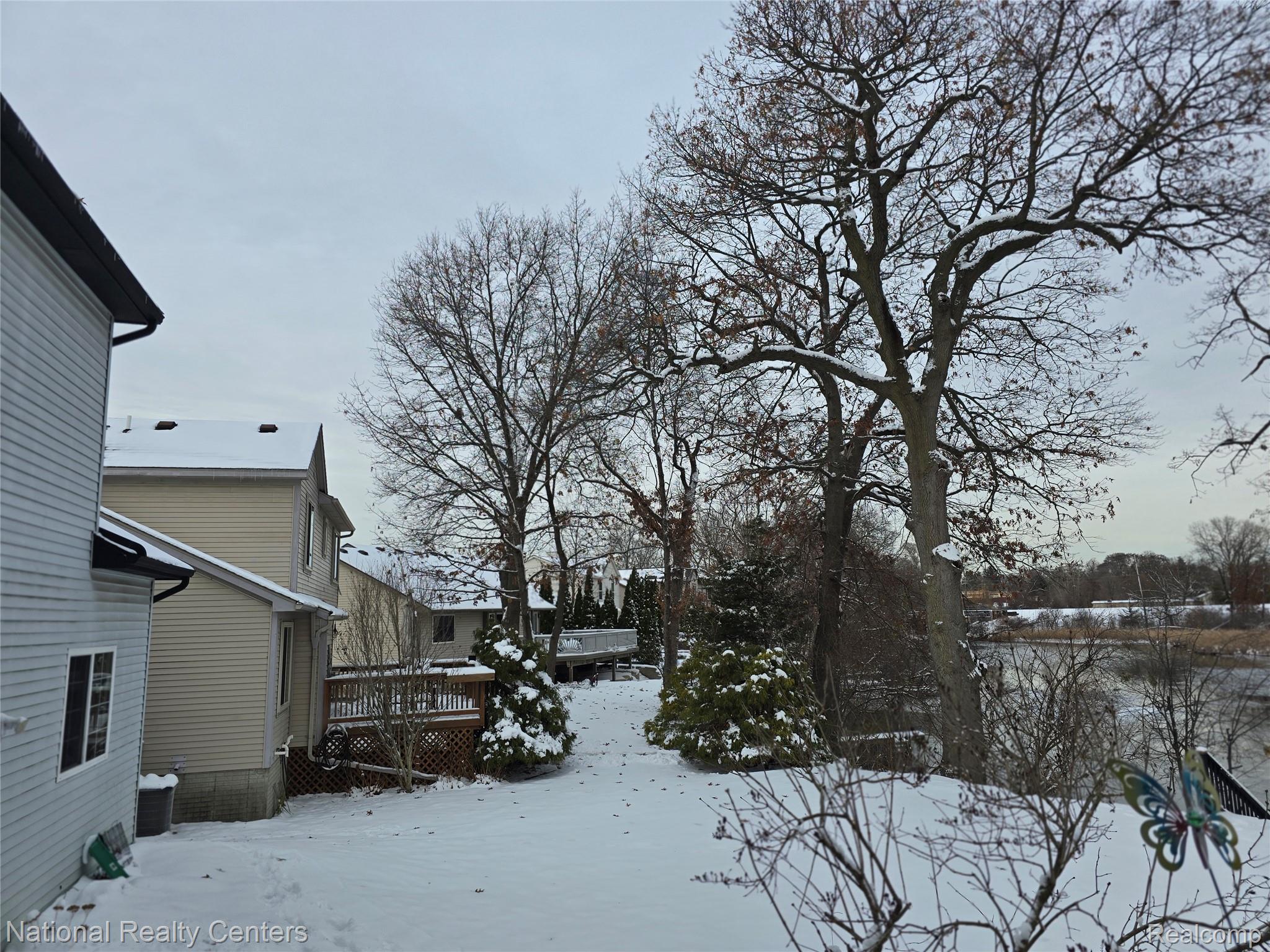 2727 Riverside Drive