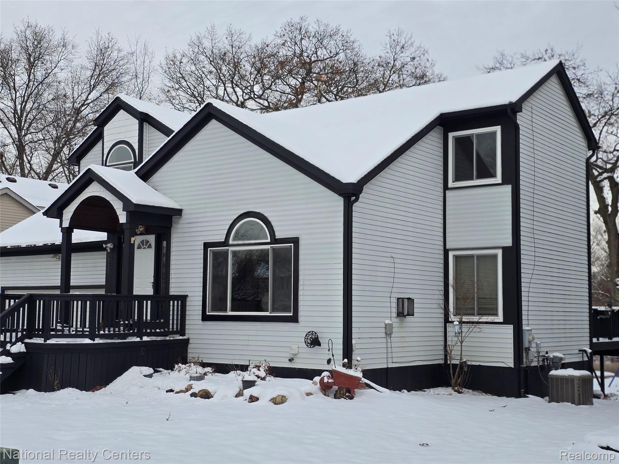 2727 Riverside Drive