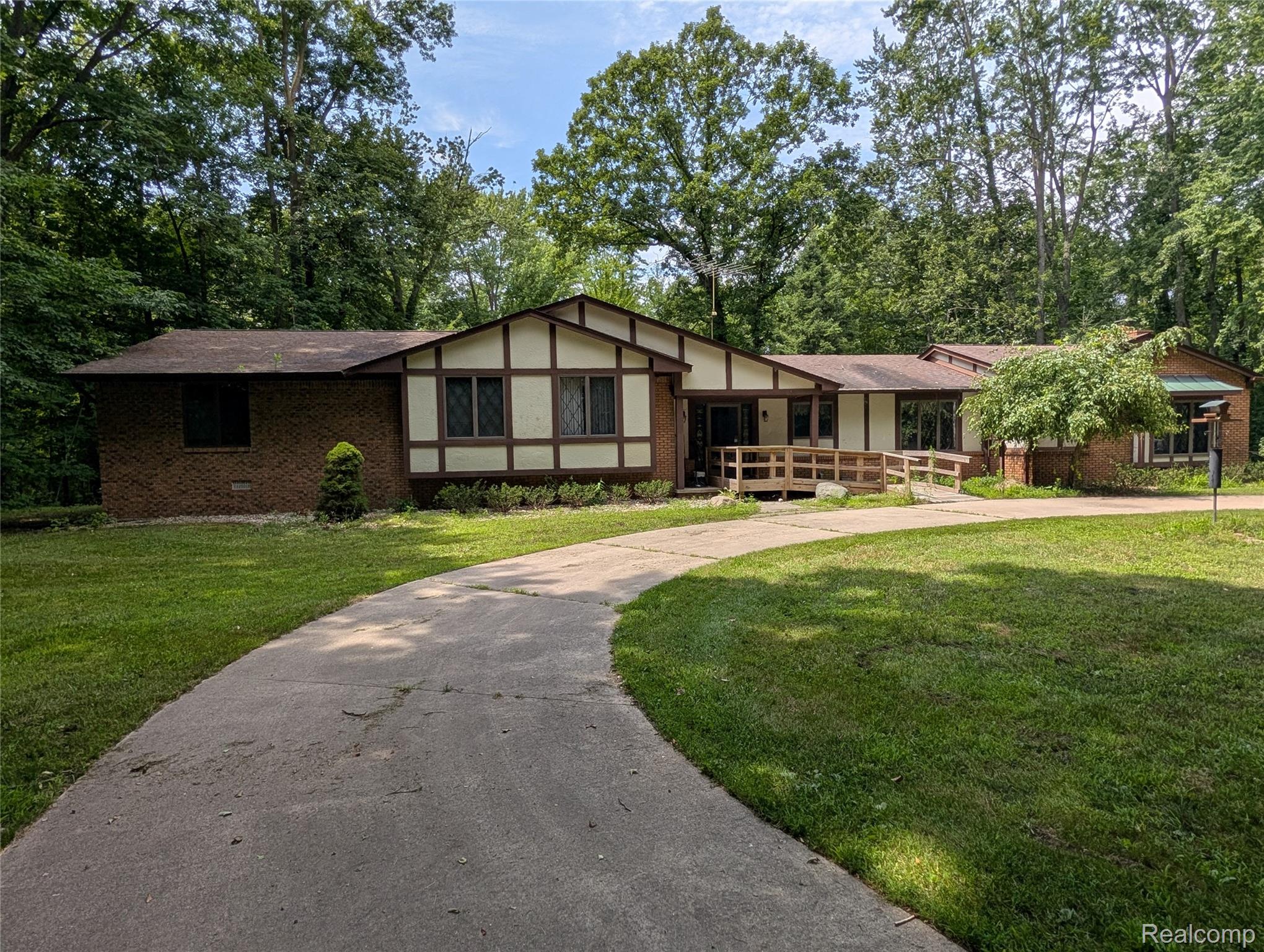 9345 Weber Road