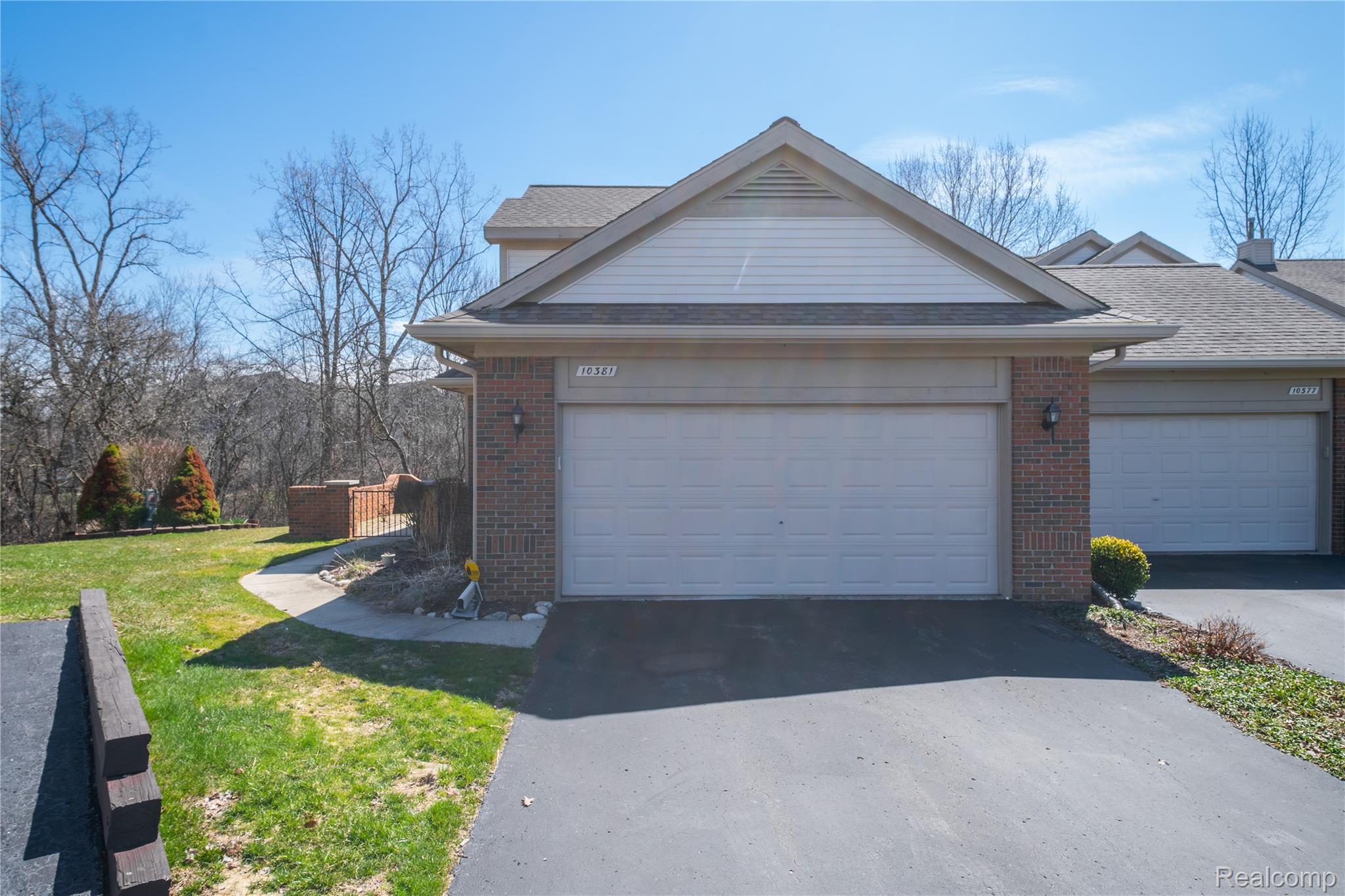 10381 Champions Circle
