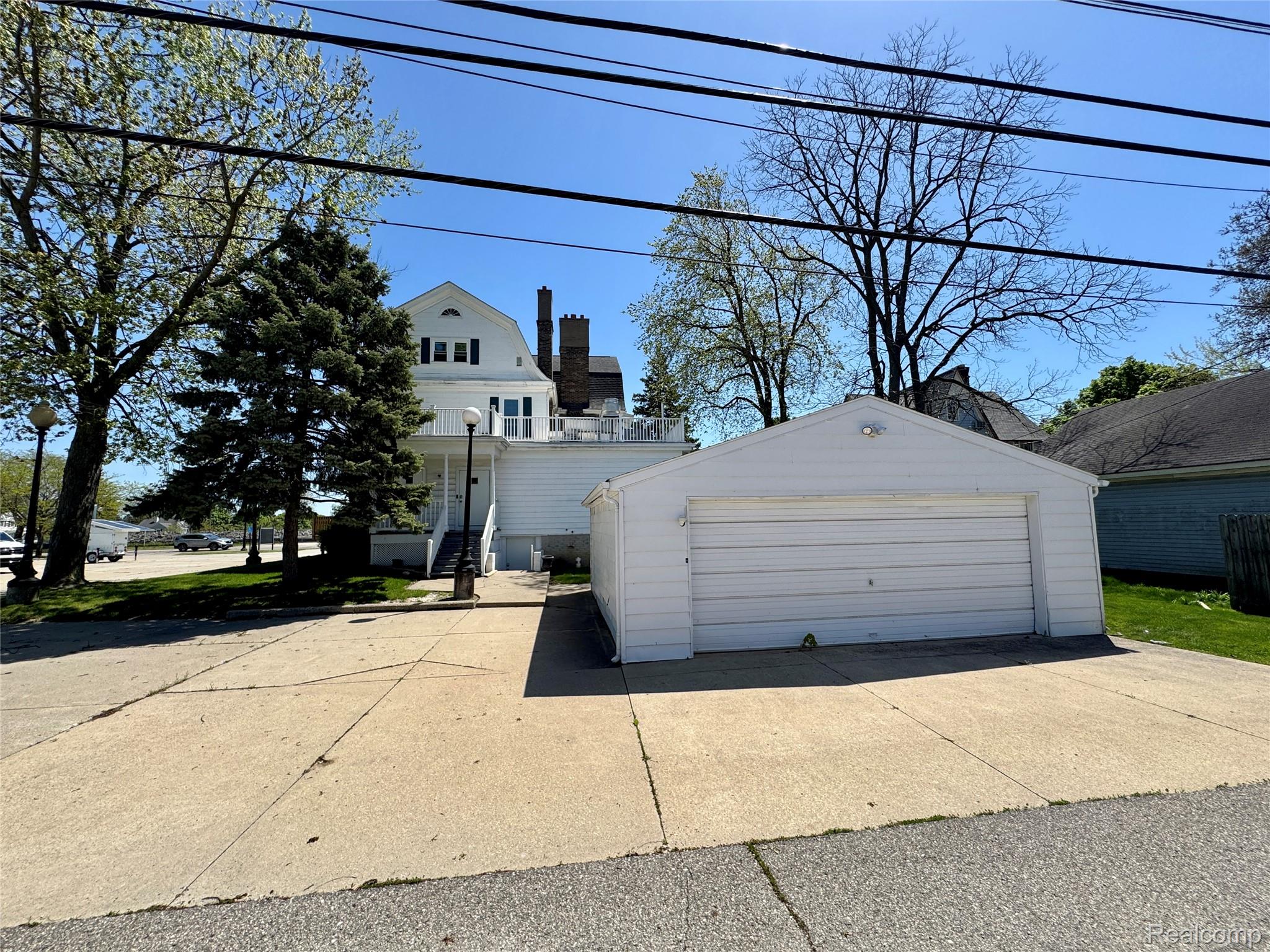 2156 W JEFFERSON Avenue