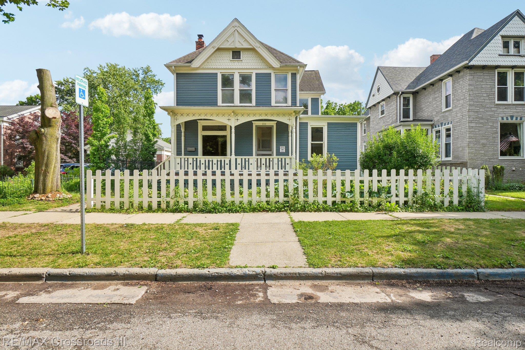 211 Woodward Street