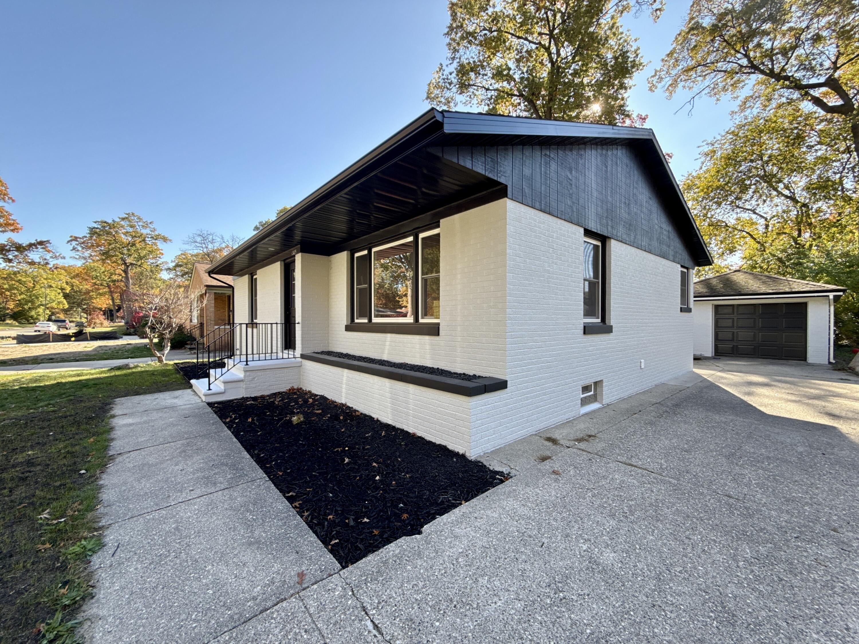 1385 Beardsley Avenue