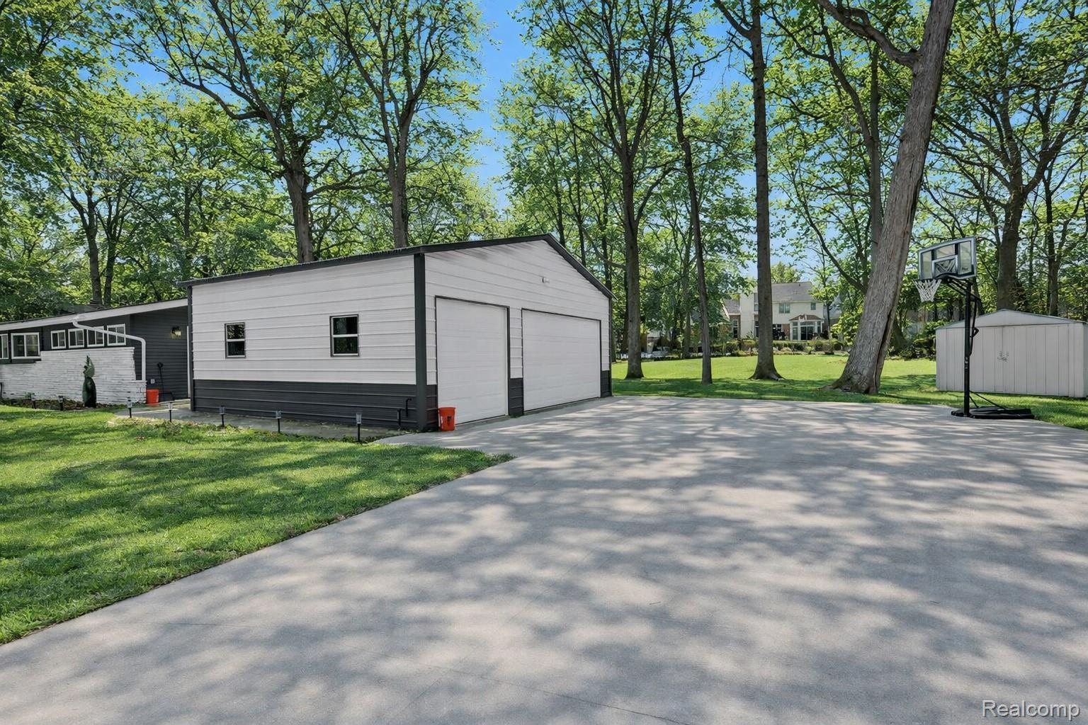 2566 Harrington Road