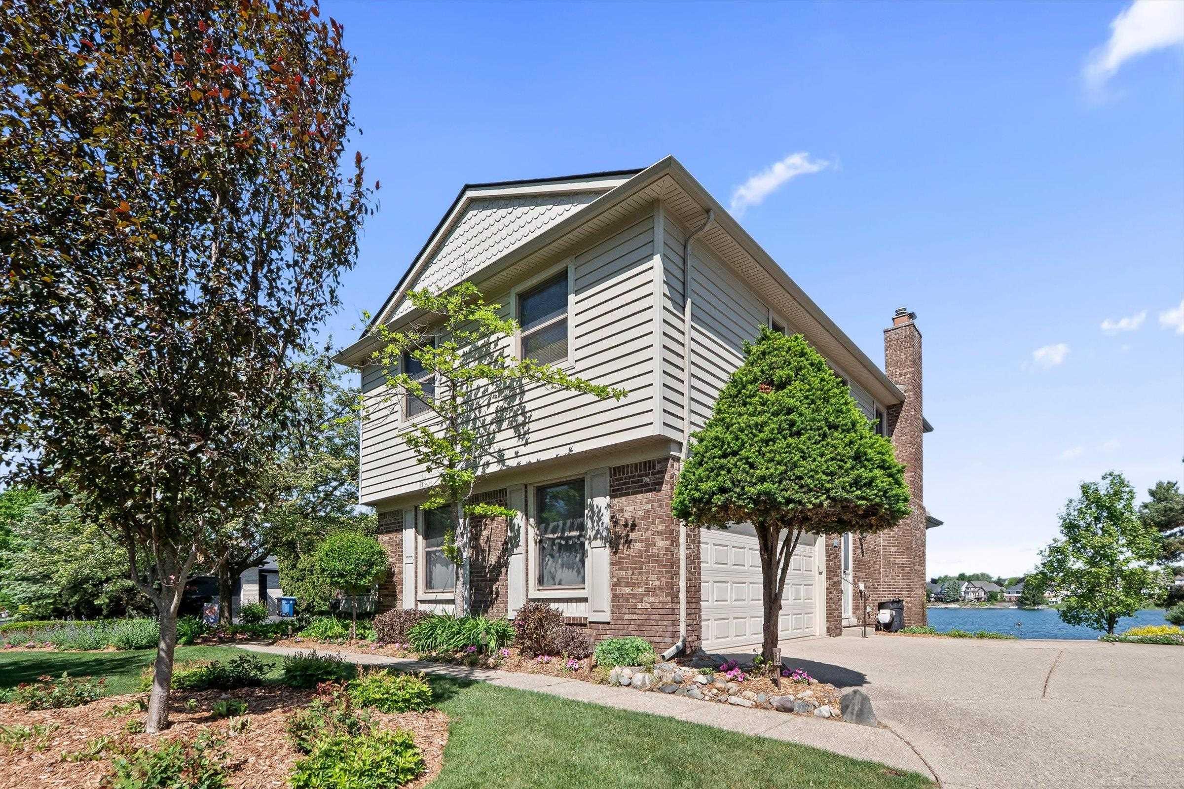 400 Lakes Edge Drive