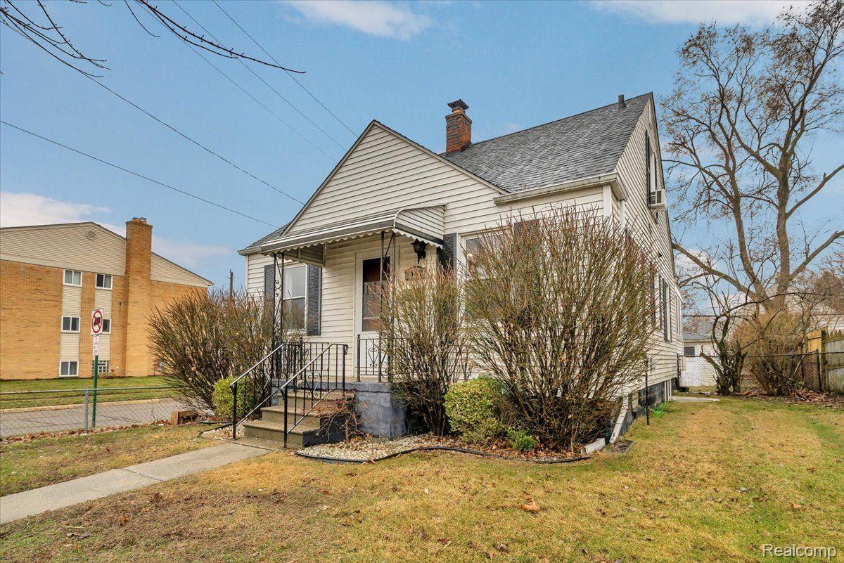 1442 E 10 MILE Road
