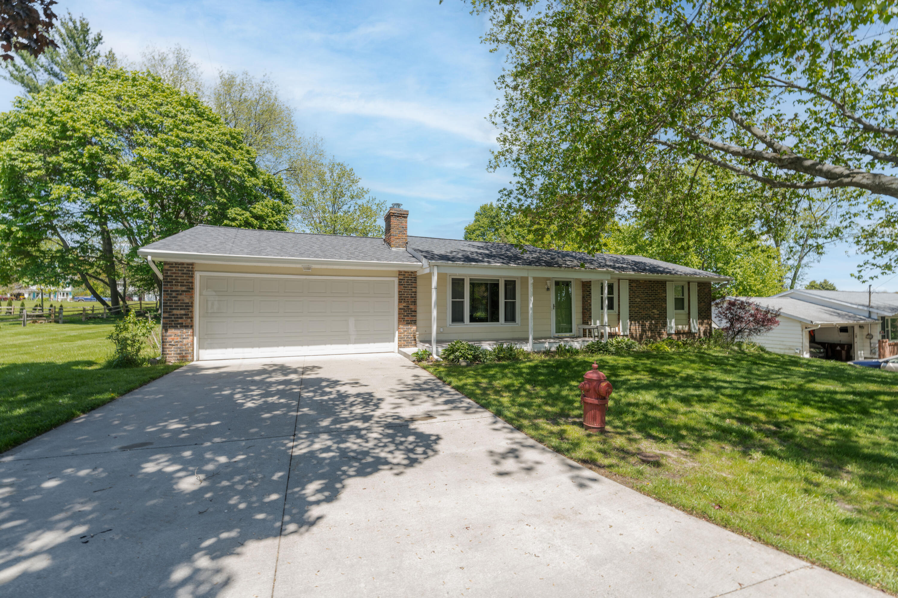 407 E Lincoln Street