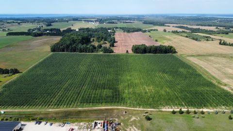 Arnold Road Acme Township Grand Traverse MI 49690