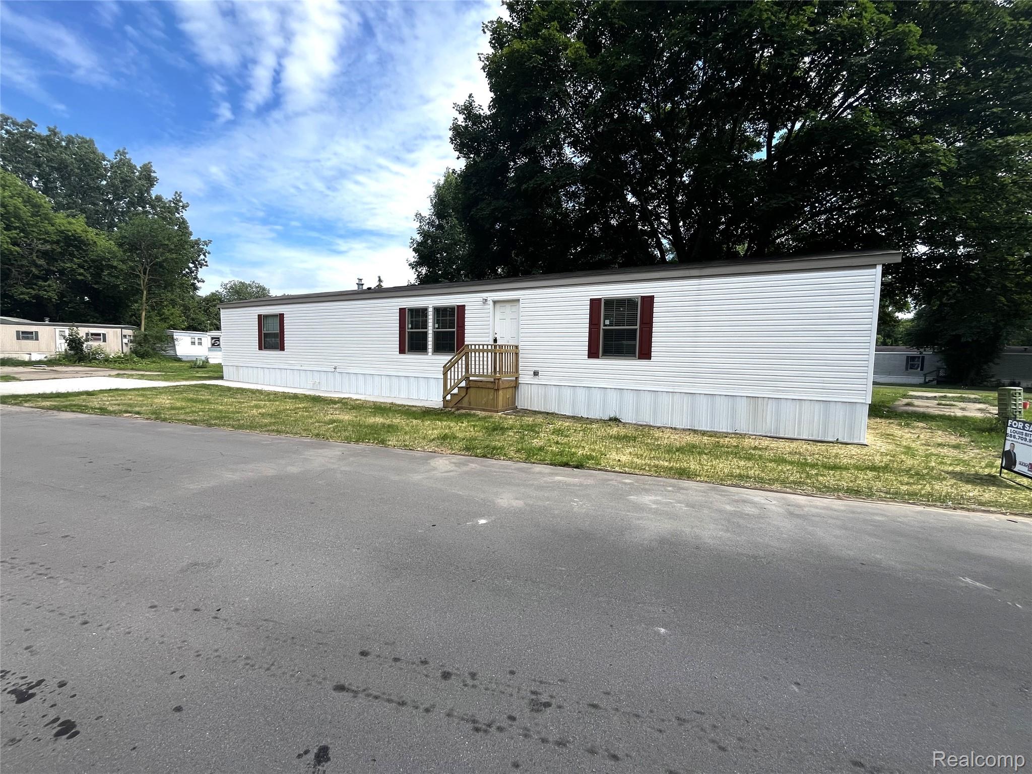 8499 (Lot 130) E M 71