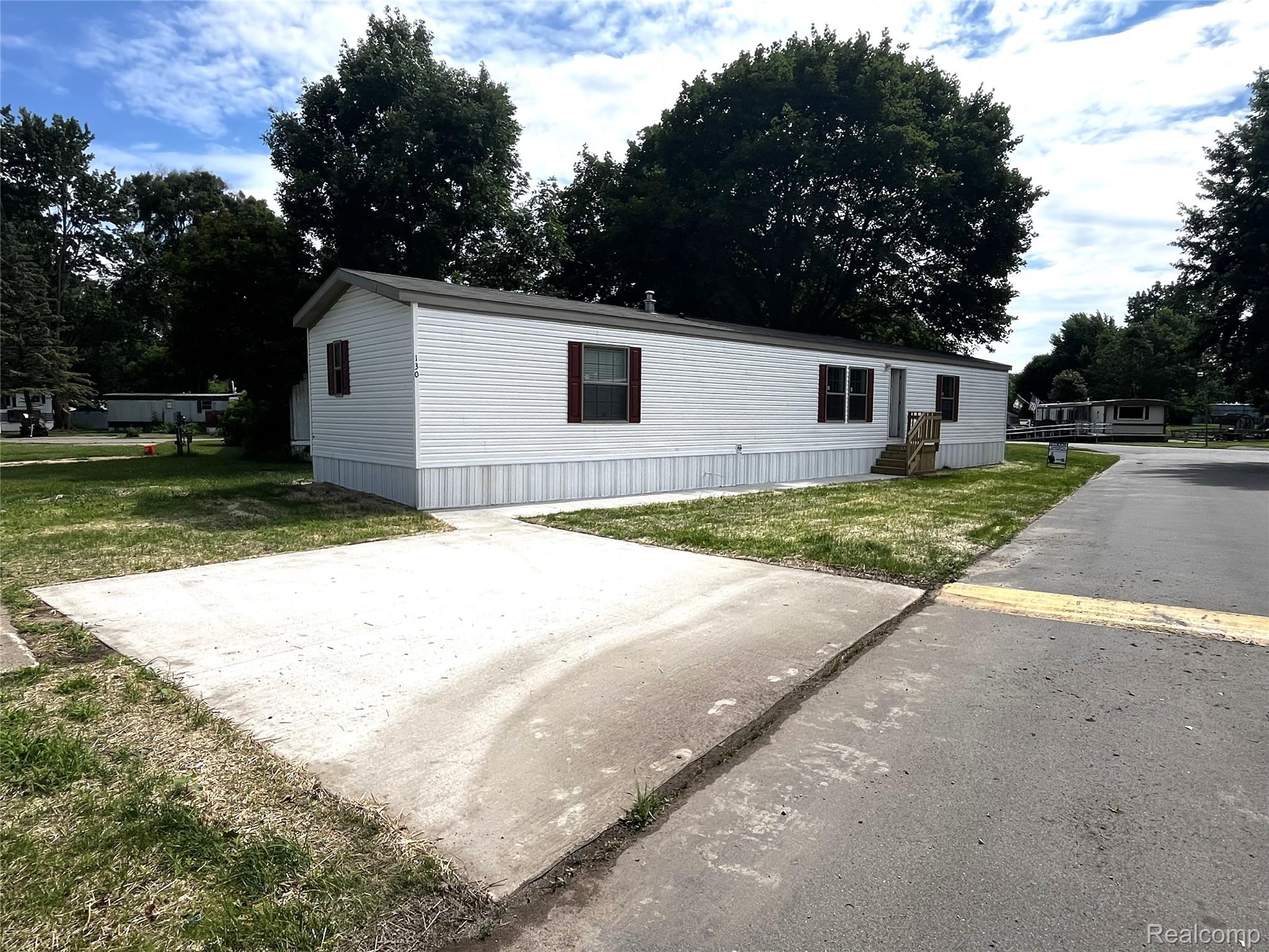 8499 (Lot 130) E M 71