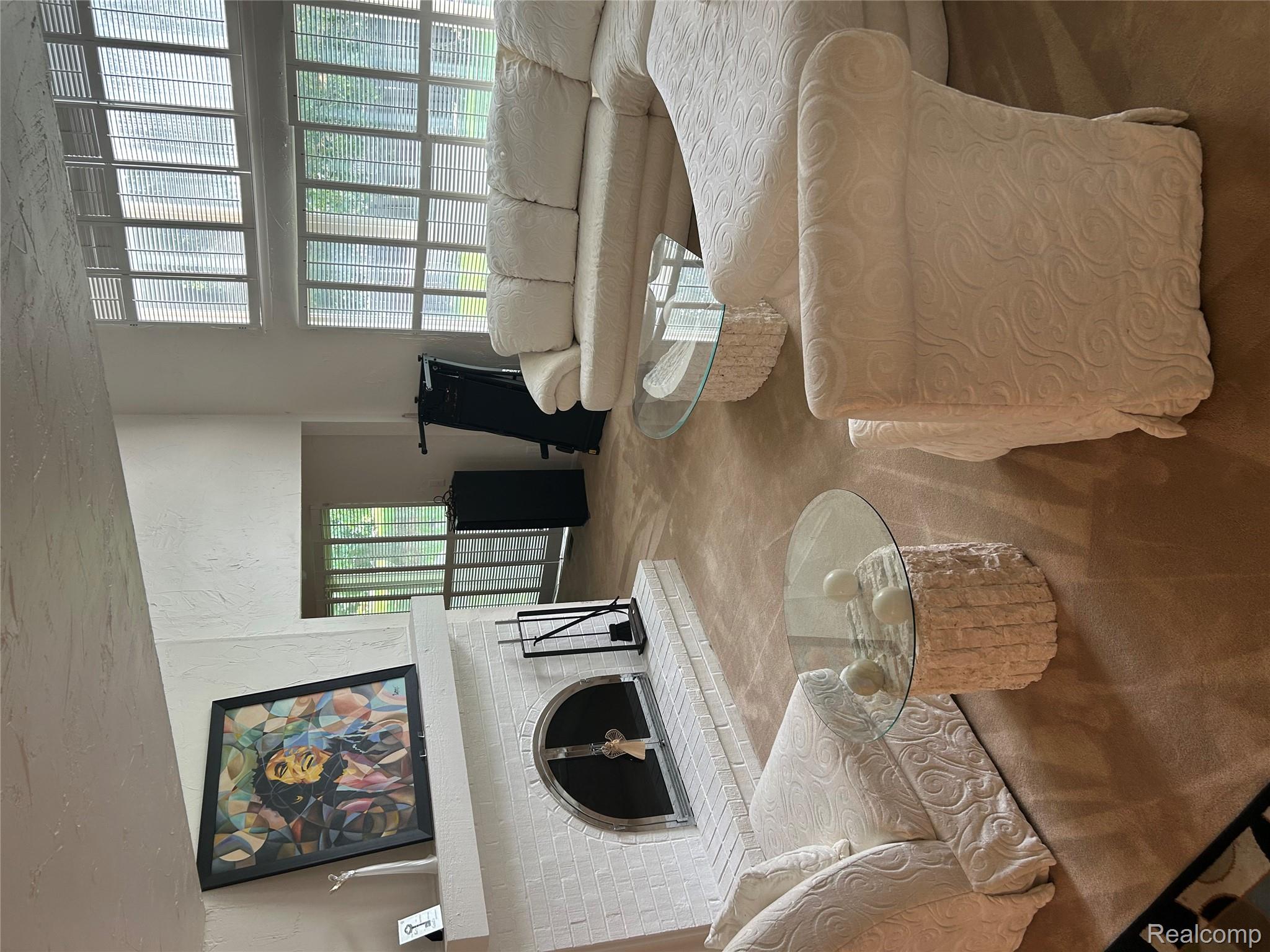 34423 Lakehurst Drive