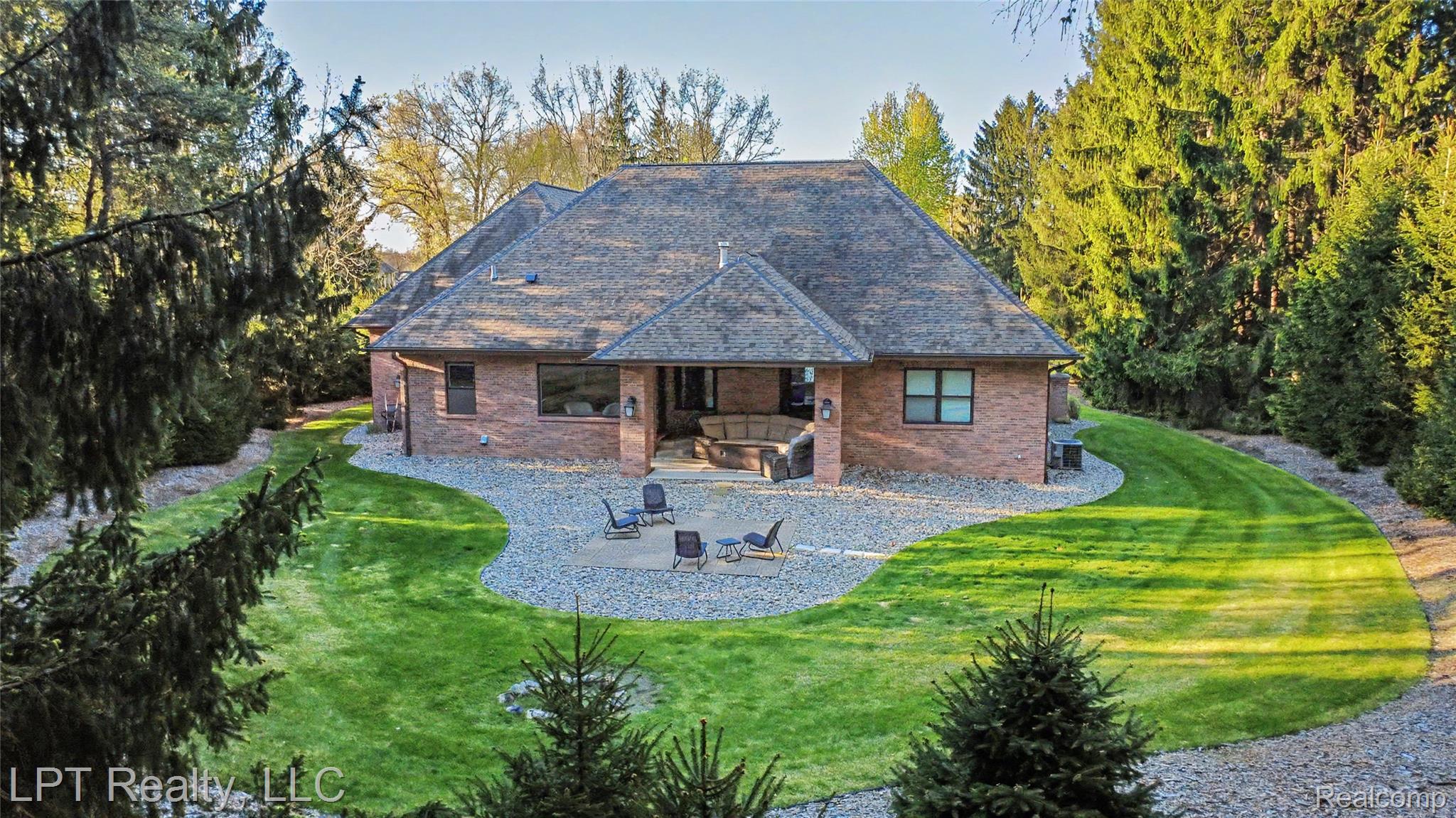 4525 Mapleton Drive