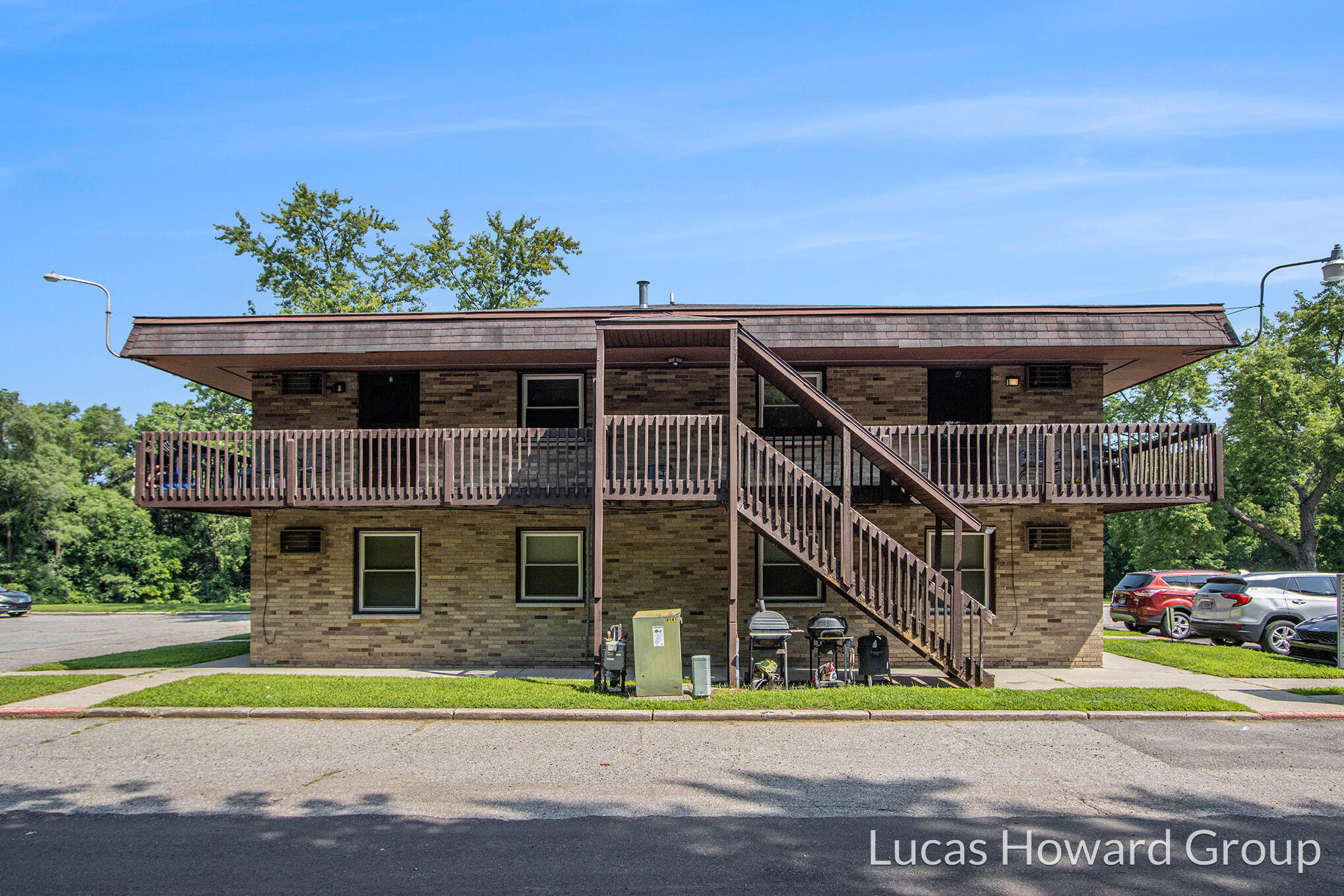 1826/1818 Sunnyside Drive