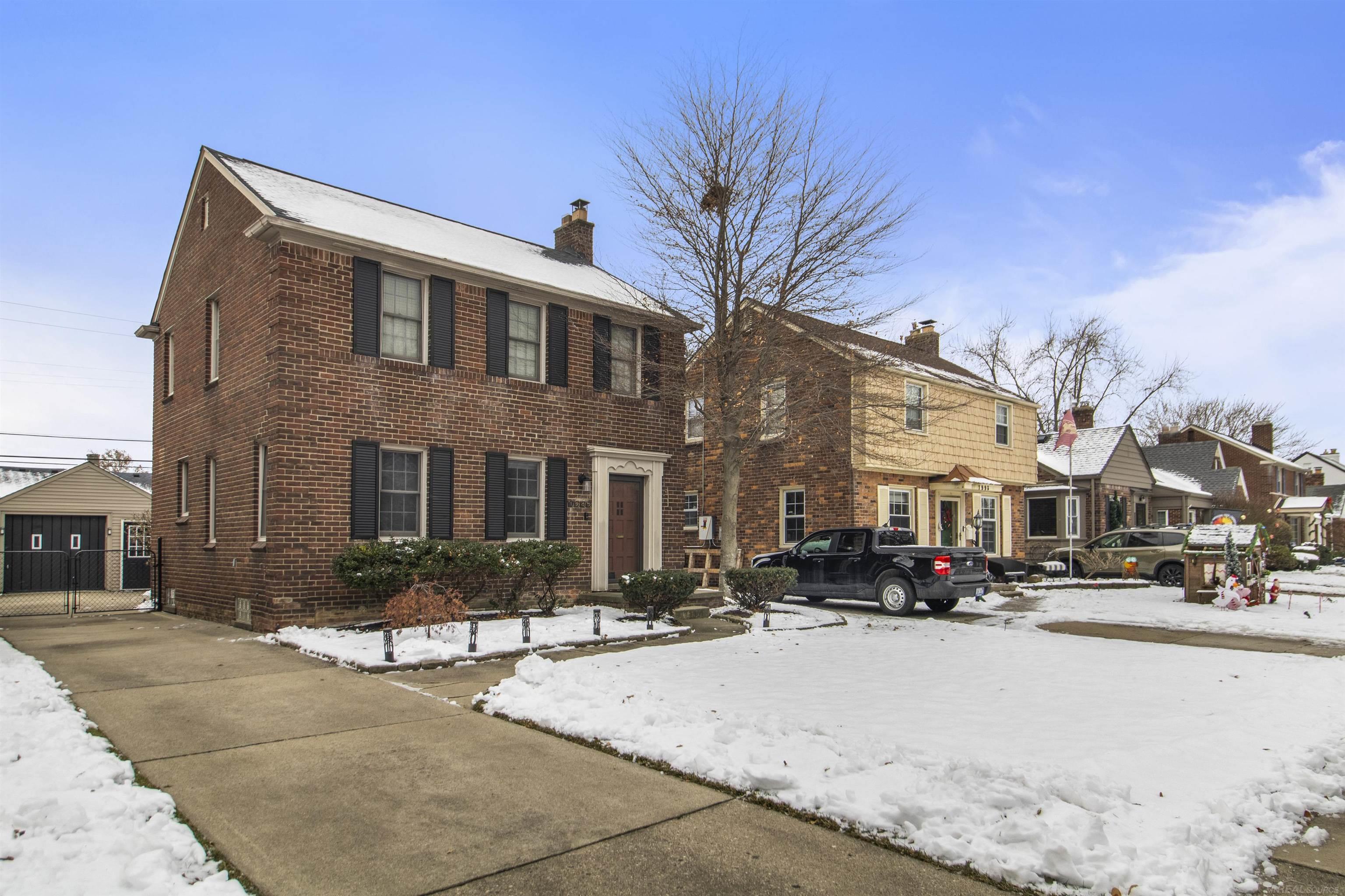 1985 Country Club Drive Drive