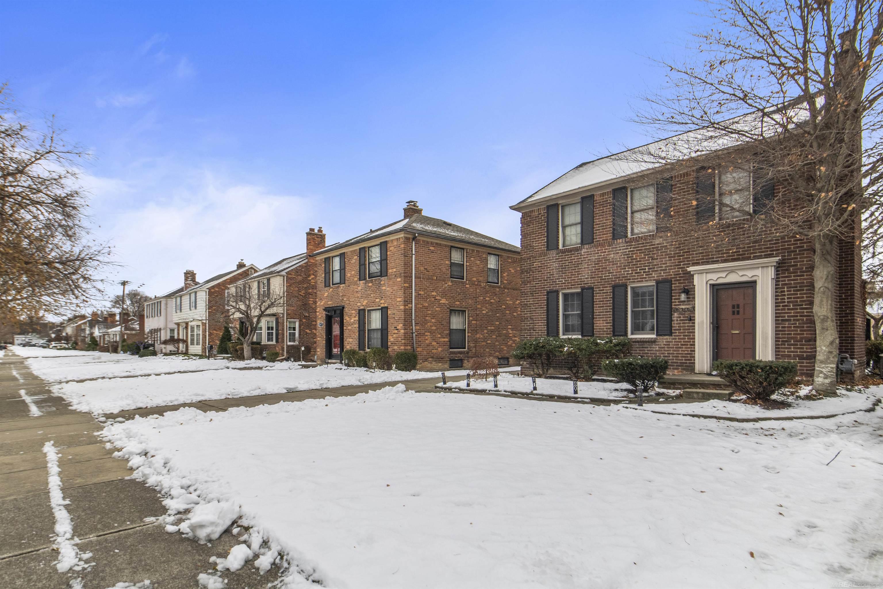 1985 Country Club Drive Drive