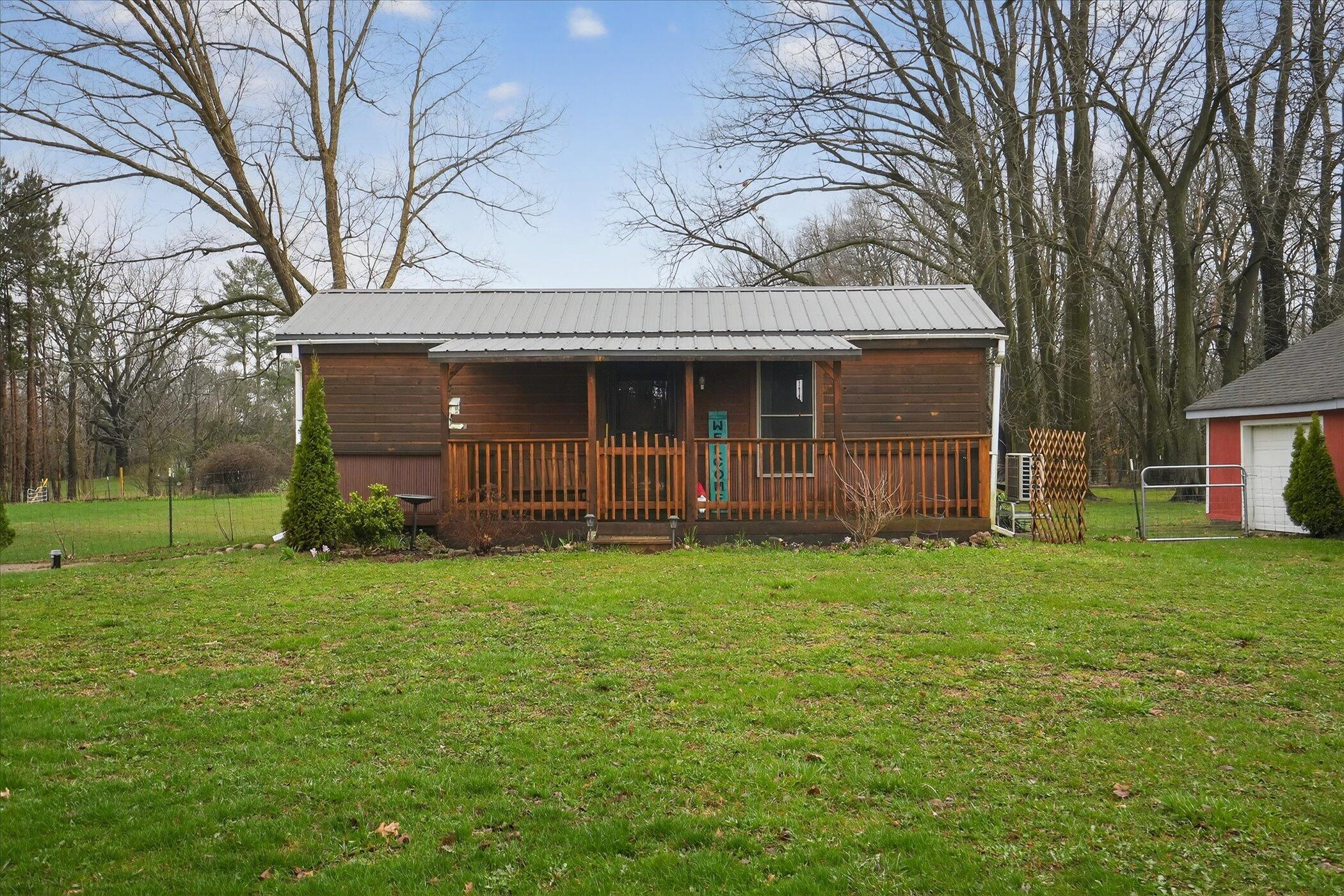 5135 11 Mile Road