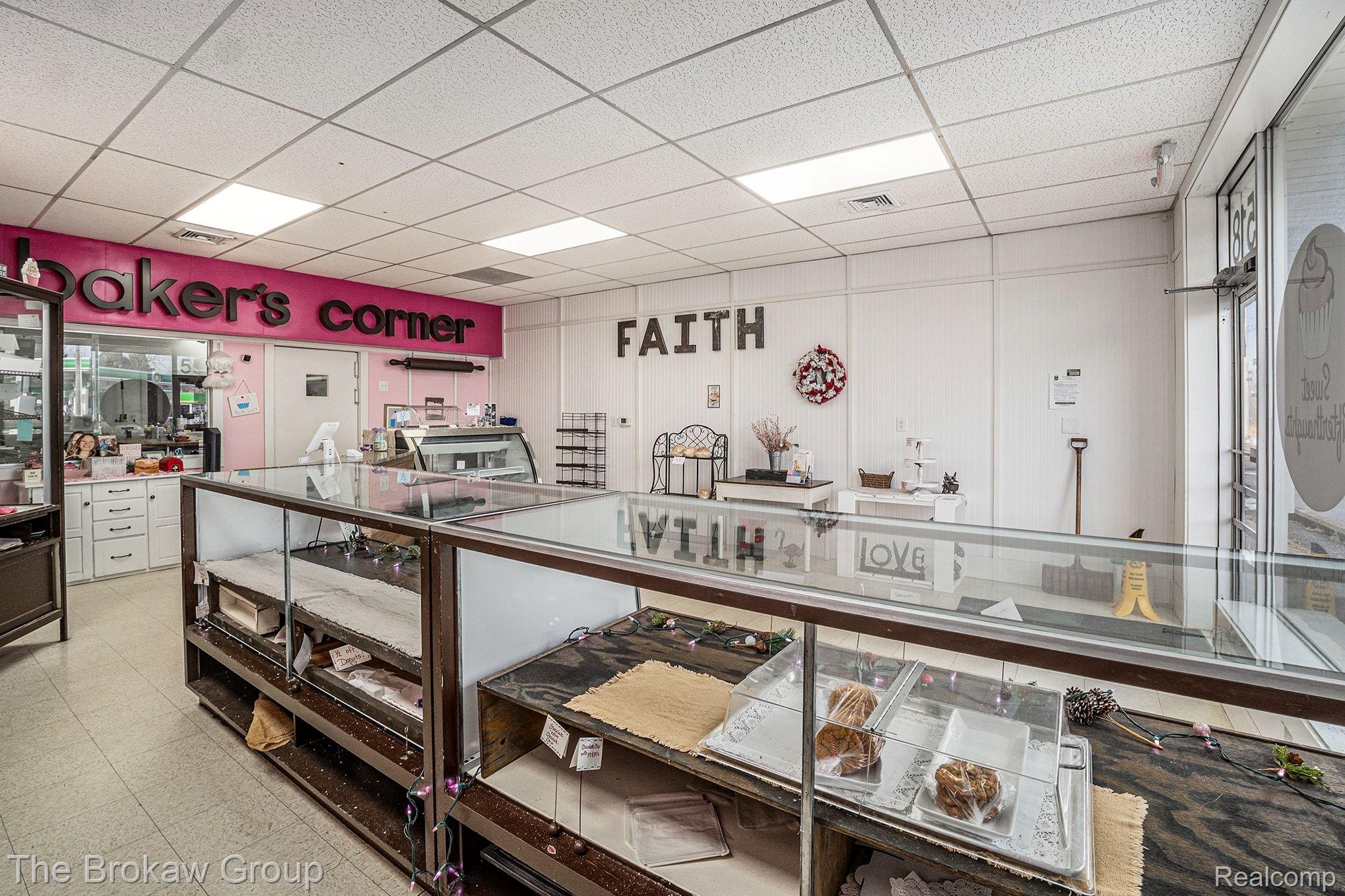 5518 E Atherton Road