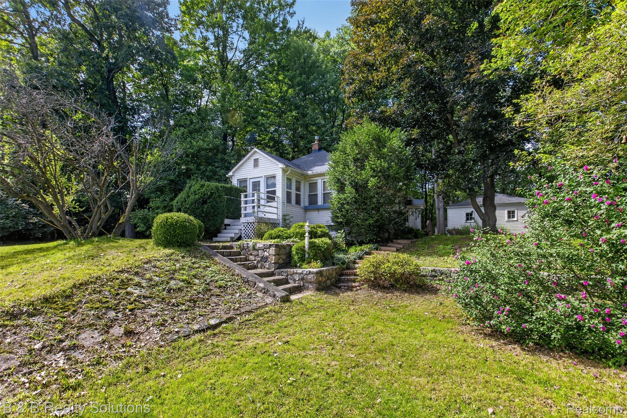 3625 N Lapeer Road