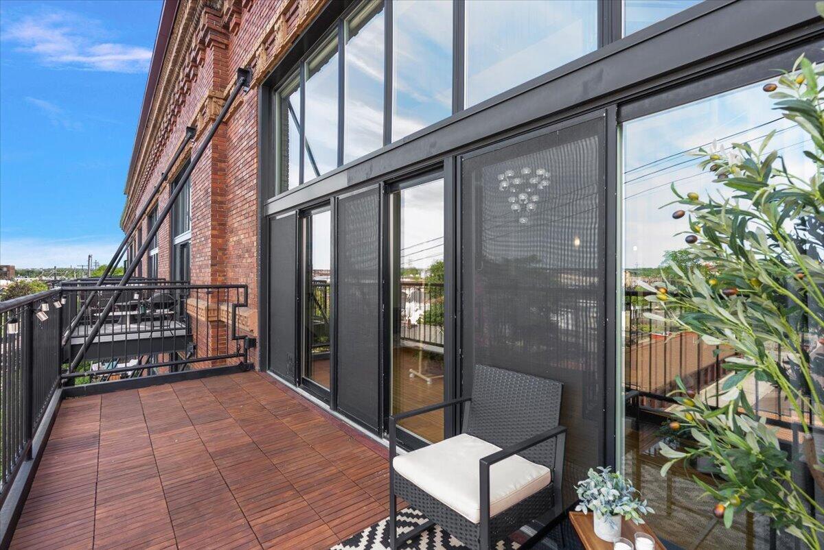 600 Broadway Avenue NW 423