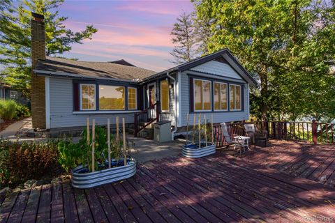 18453 Pellett Court Rose Township MI 48430