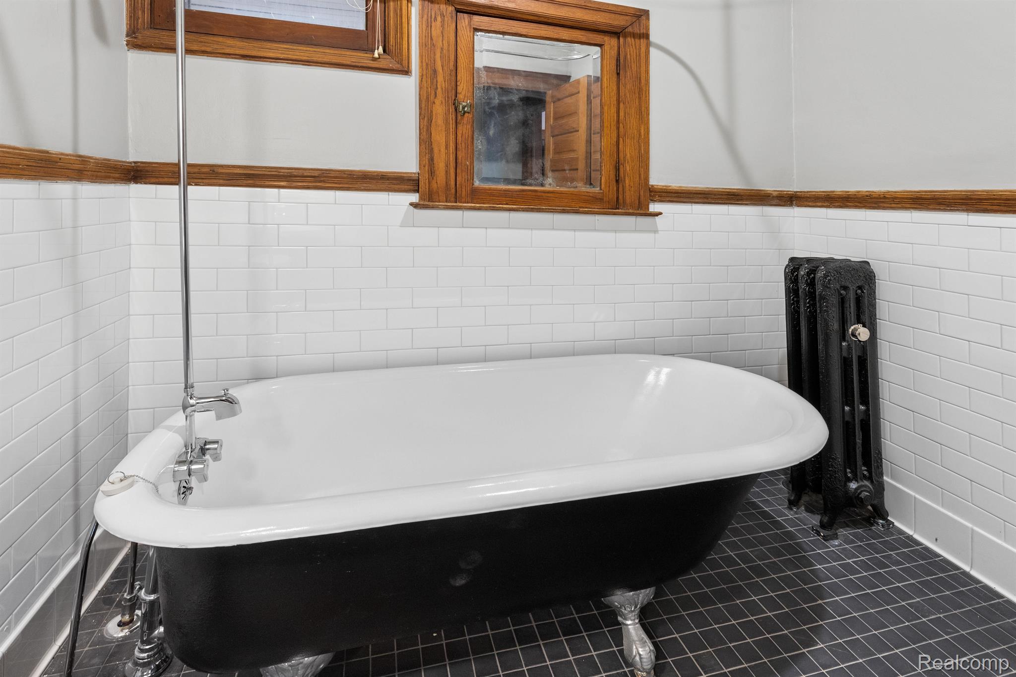 Detroit City, Michigan 48208, United States, 2 Bedrooms Bedrooms, ,1 BathroomBathrooms,Residential,Active,187234