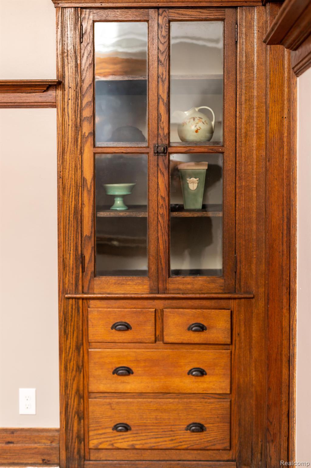 Detroit City, Michigan 48208, United States, 2 Bedrooms Bedrooms, ,1 BathroomBathrooms,Residential,Active,187234