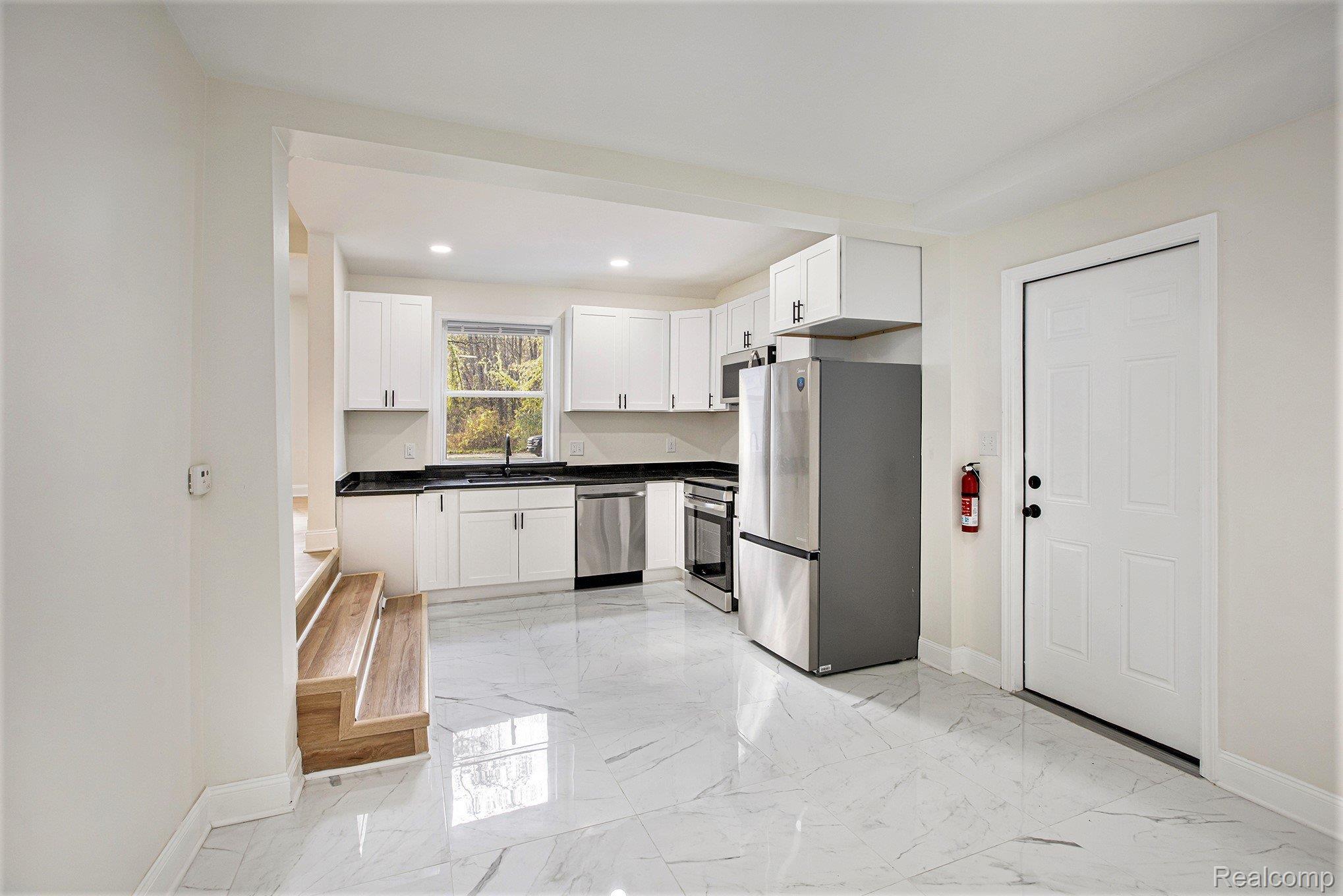 Belleville, Michigan 48111, United States, 3 Bedrooms Bedrooms, ,1 BathroomBathrooms,Residential,Pending,246925